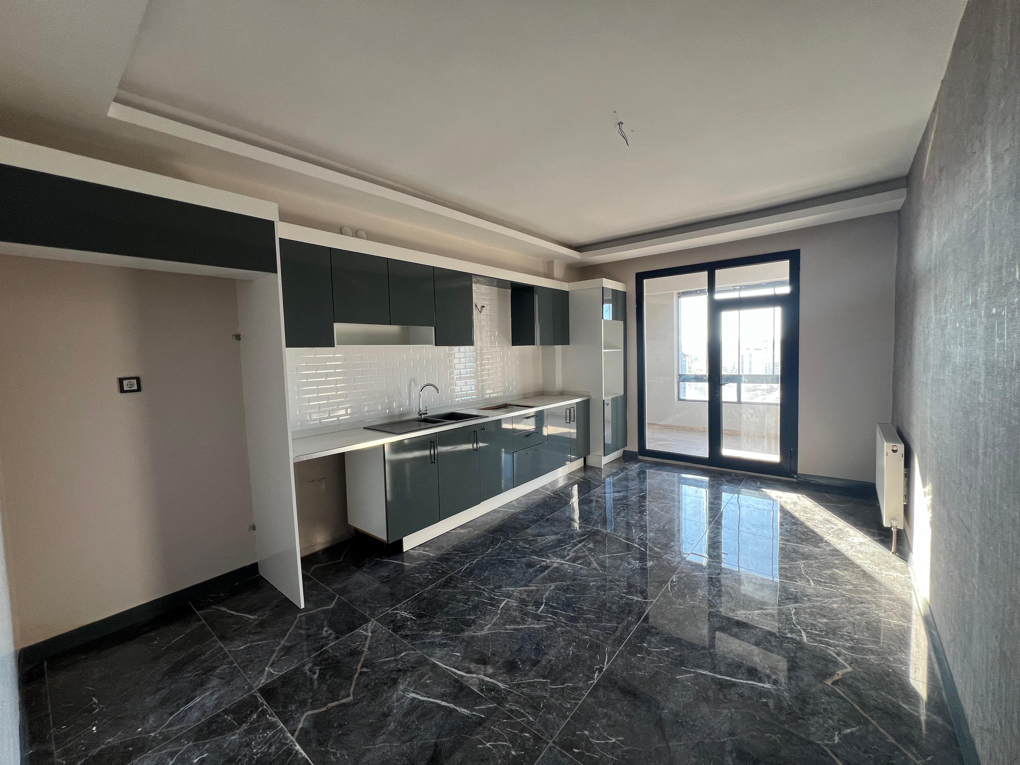 FOUR LAND GAYRİMENKUL'DEN ELAZIĞ YOLU ÜZERİNDE 4+1 LÜX SATILIK DAİRE